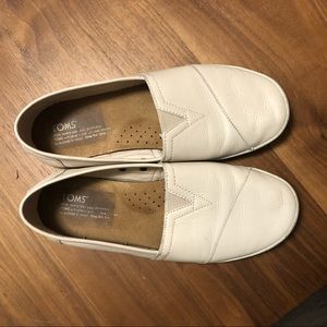Toms slip on leather shoes size 9